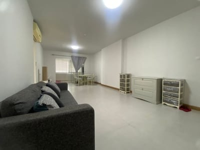 Property image 1 of 5