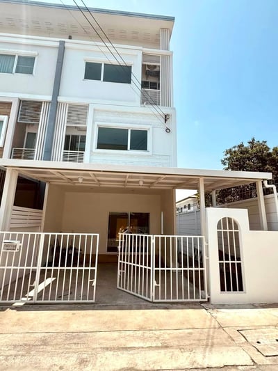 Property image 1 of 9