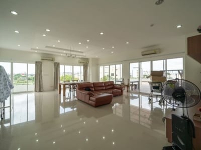 Property image 1 of 5