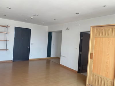 Property image 1 of 3