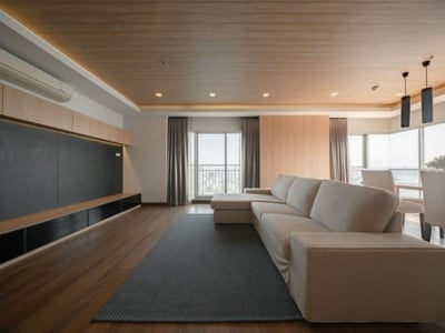 Property image 1 of 5