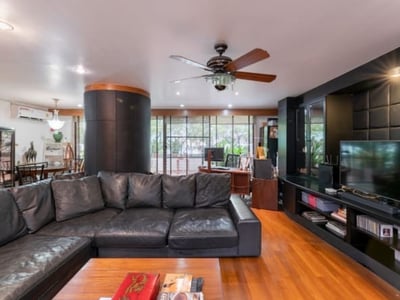 Property image 1 of 5
