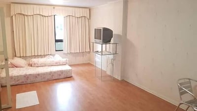 Property image 1 of 6