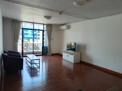 Property image 1 of 8