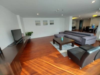 Property image 1 of 5