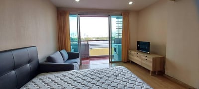 Property image 1 of 5