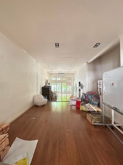 Property image 1 of 6