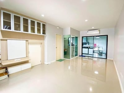 Property image 1 of 5