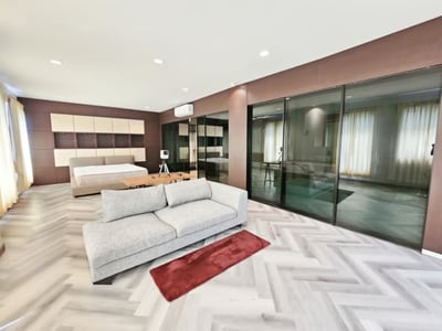 Property image 1 of 5